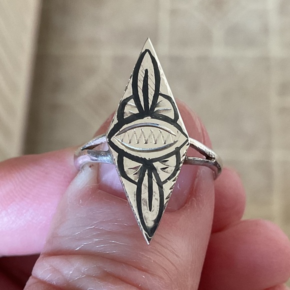 NWOT Sterling Silver 925 Unique Ring Size US 7 - Picture 2 of 8
